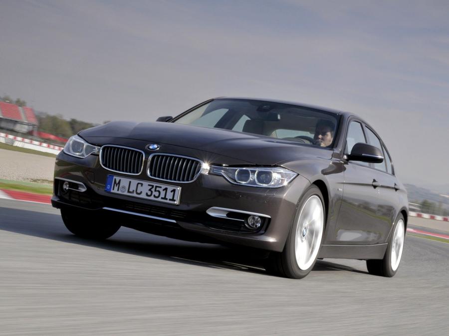  BMW 320d Sedan Modern Line 2012 года  (фото 10 из 16)